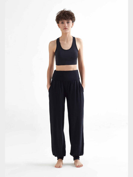 Sports Bra: Women's