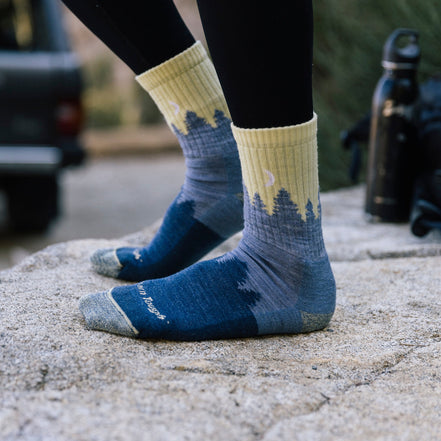 Ladies Micro Crew Midweight Hiking Merino Wool Seamless Socks