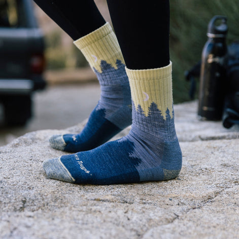Ladies Micro Crew Midweight Hiking Merino Wool Seamless Socks