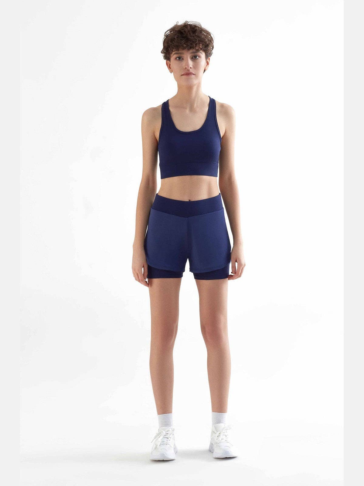 Sports Bra: Women's