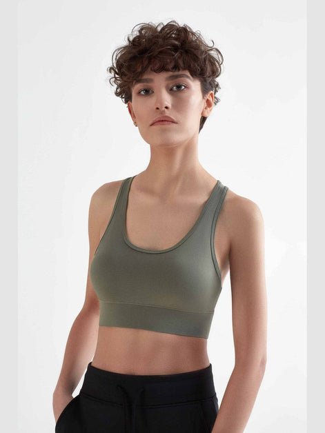 Sports Bra: Women's