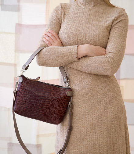 TOMMY leather bag with two handles - Crocodile pattern