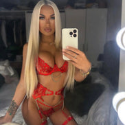 Carly set in Red