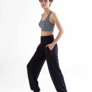 Sports Bra: Women's