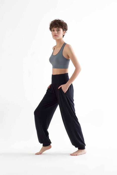 Sports Bra: Women's