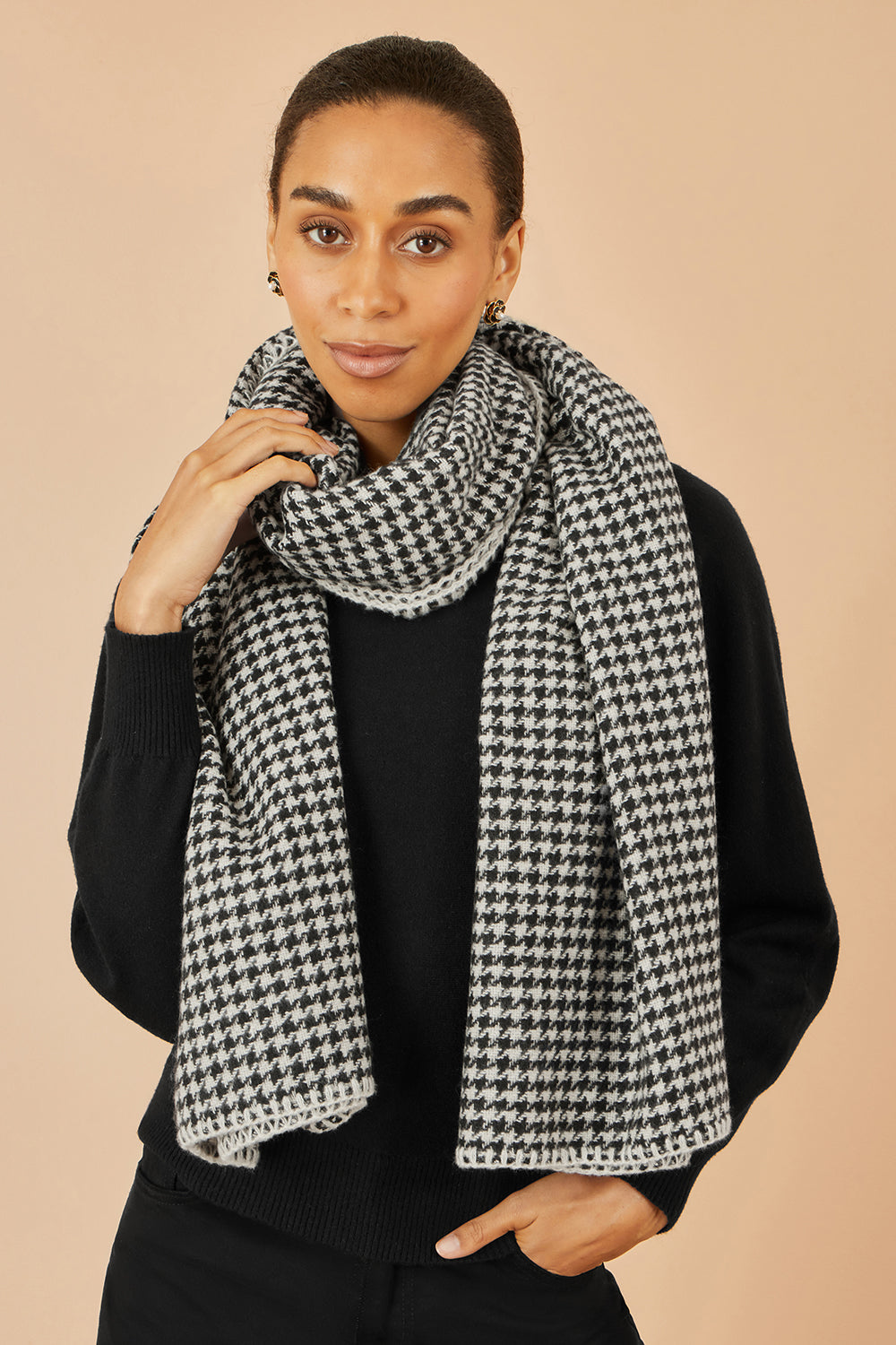 Yumi Black Dog Tooth Scarf with Stitch Detail