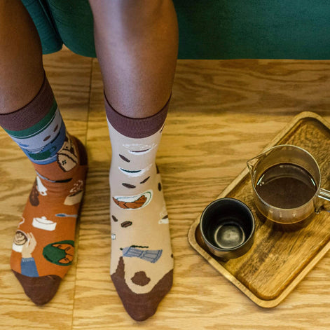 1 Pack Unisex Mismatched Novelty Odd Socks - Coffee