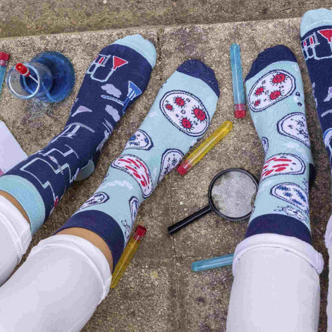 1 Pack Unisex Mismatched Novelty Odd Socks - Laboratory