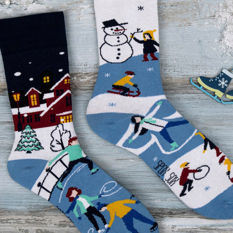 1 Pack Unisex Mismatched Novelty Odd Socks - Winter Activities