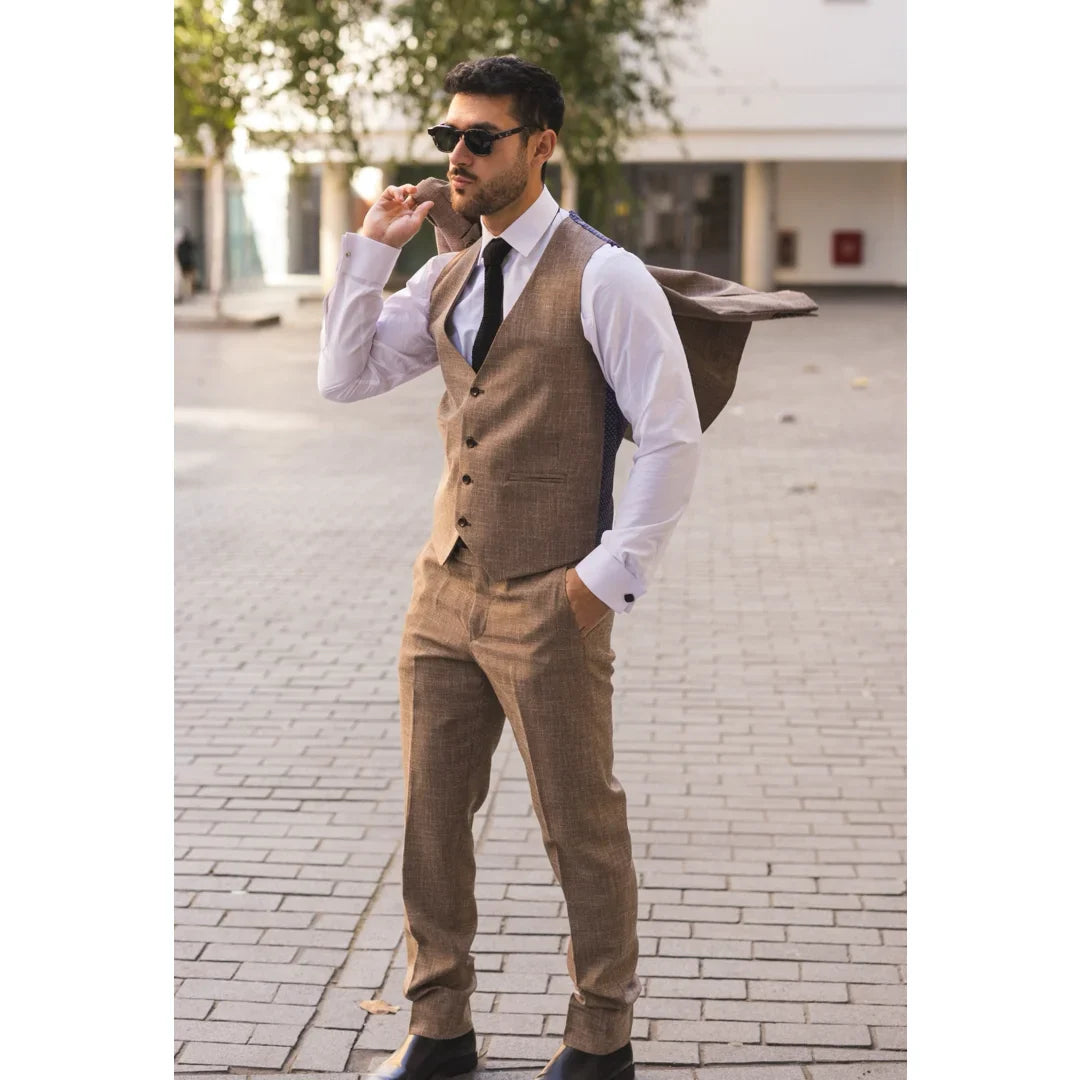 IM33 - Men's 3 Piece Brown Tailored Fit Suit