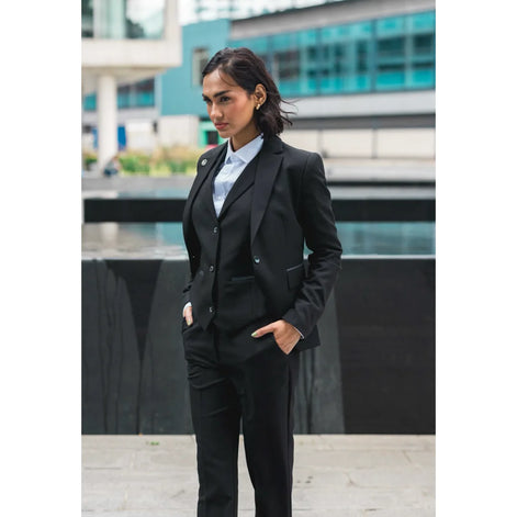 Classic Tailored Suit — Black