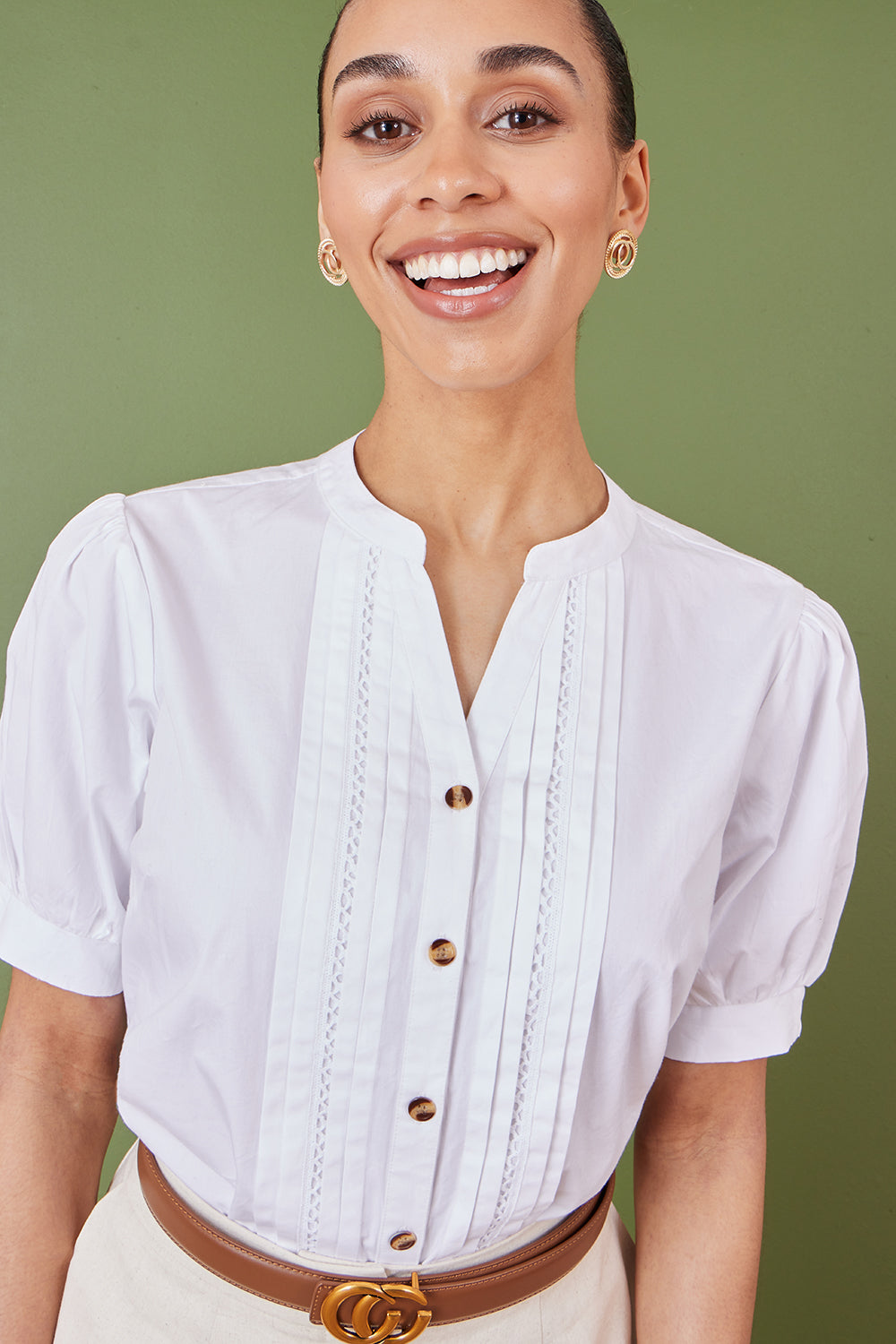 Yumi White Cotton Pleated Short Sleeve Shirt