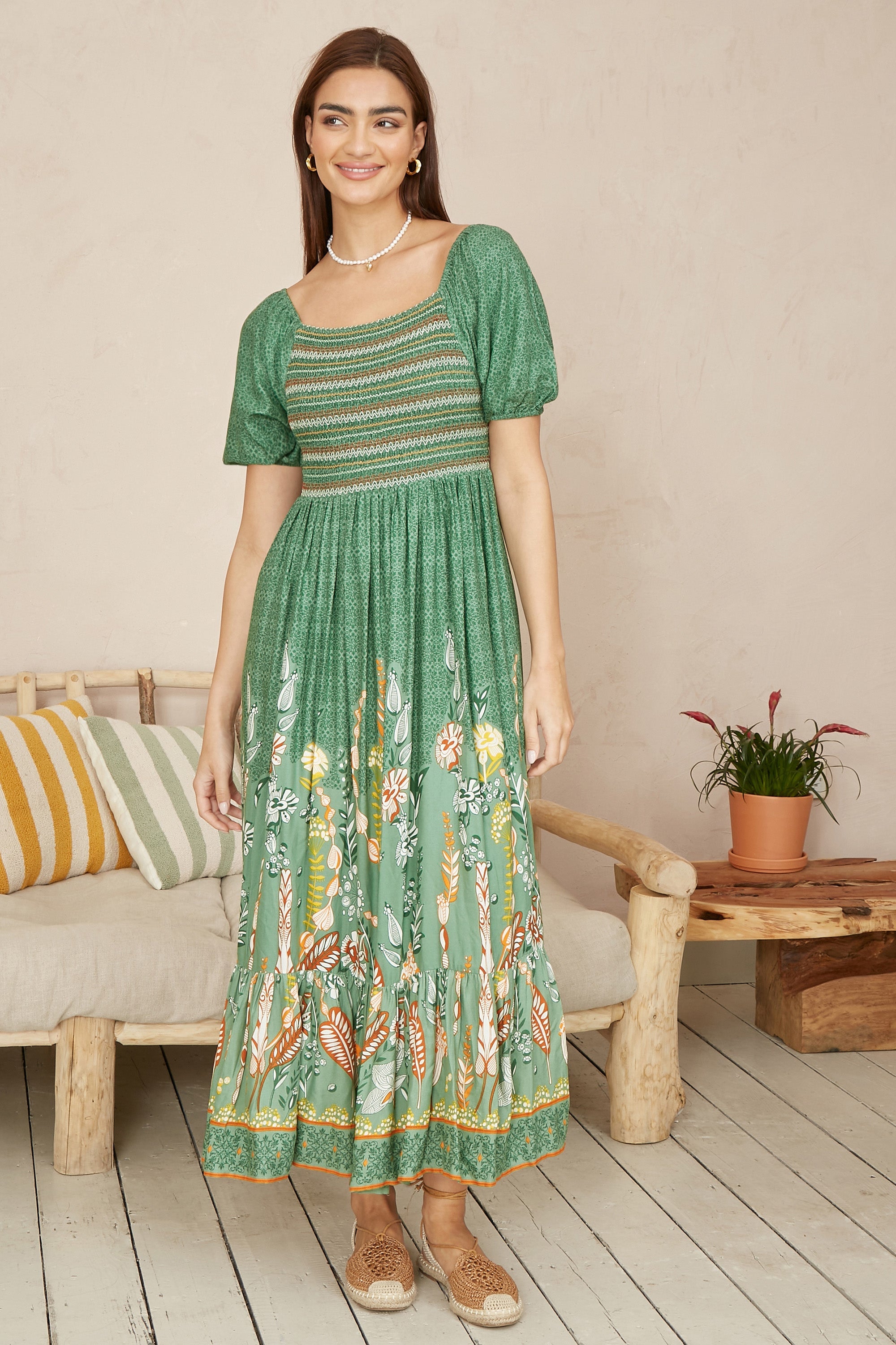 Yumi Green Ruched Leaf Print Maxi Dress with Puff Sleeves