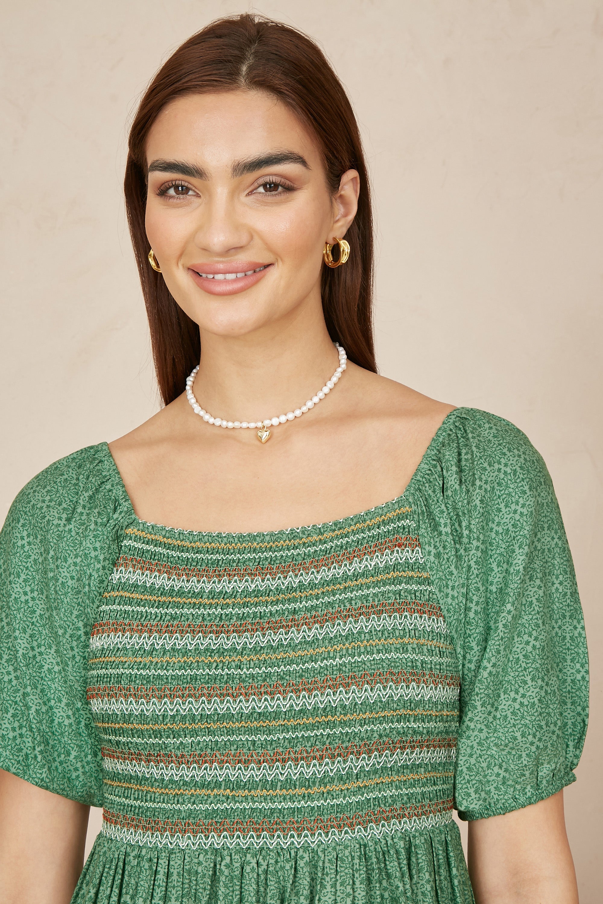 Yumi Green Ruched Leaf Print Maxi Dress with Puff Sleeves