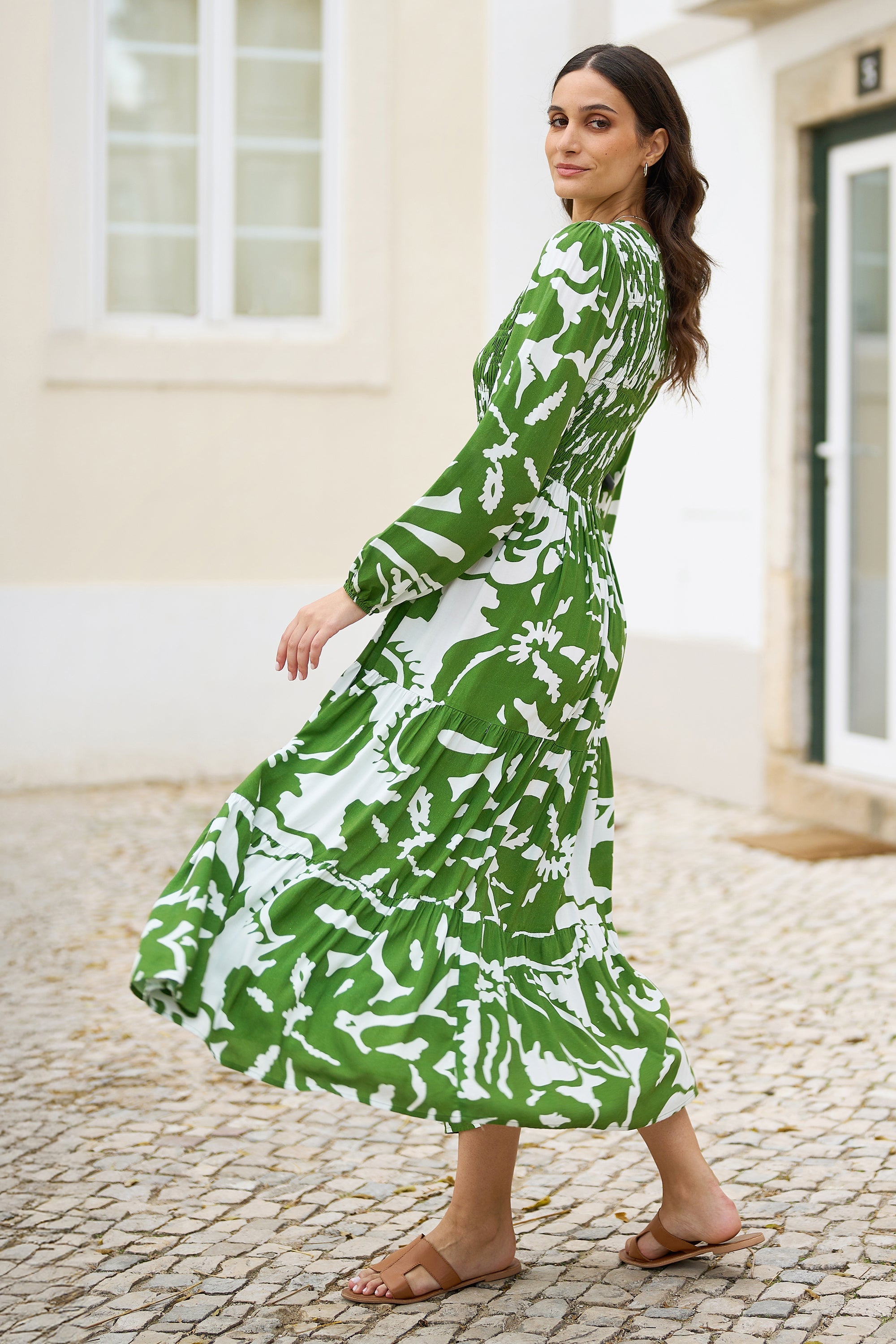 Yumi Green Abstract Print Ruched Midi Dress with Long Sleeves
