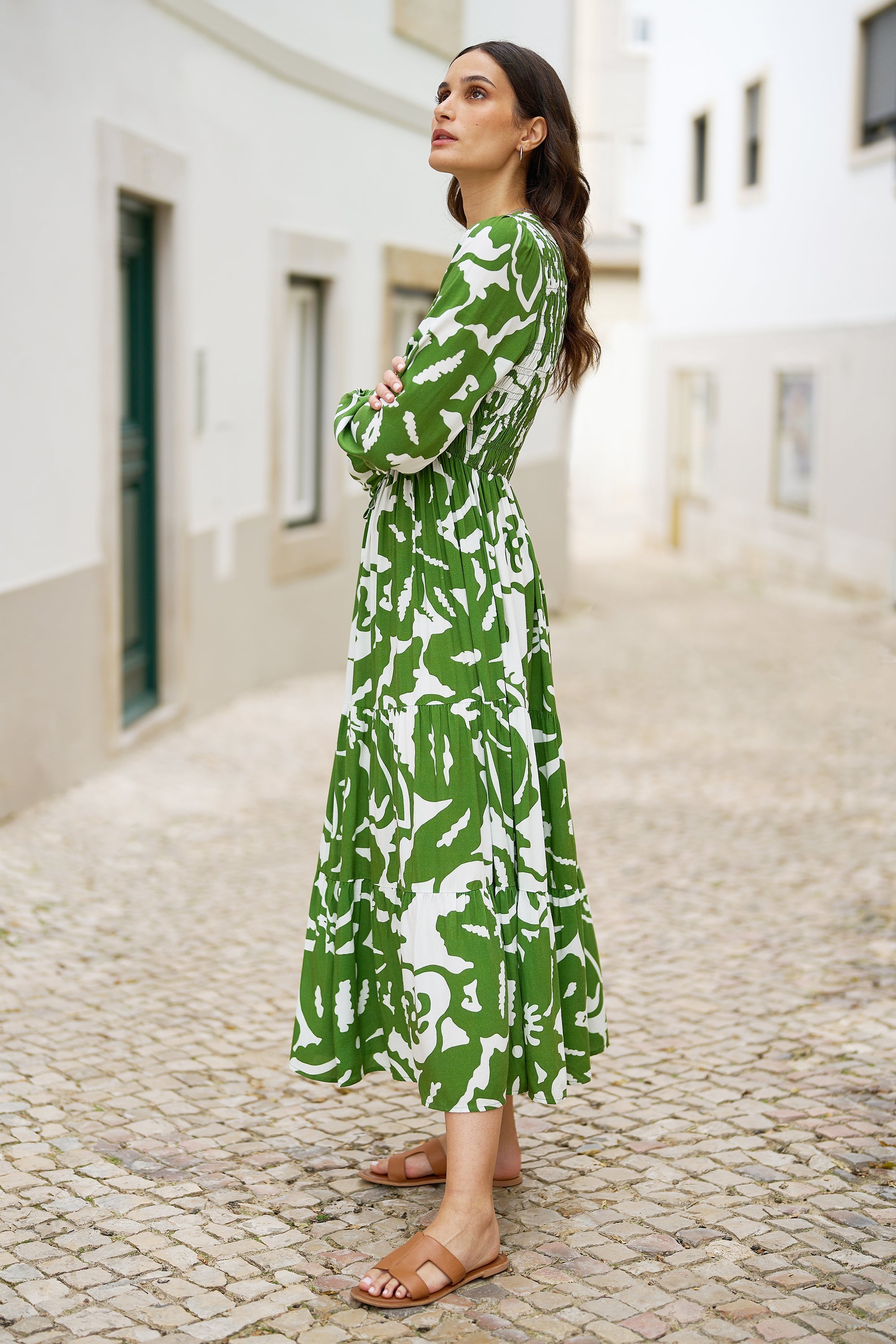 Yumi Green Abstract Print Ruched Midi Dress with Long Sleeves