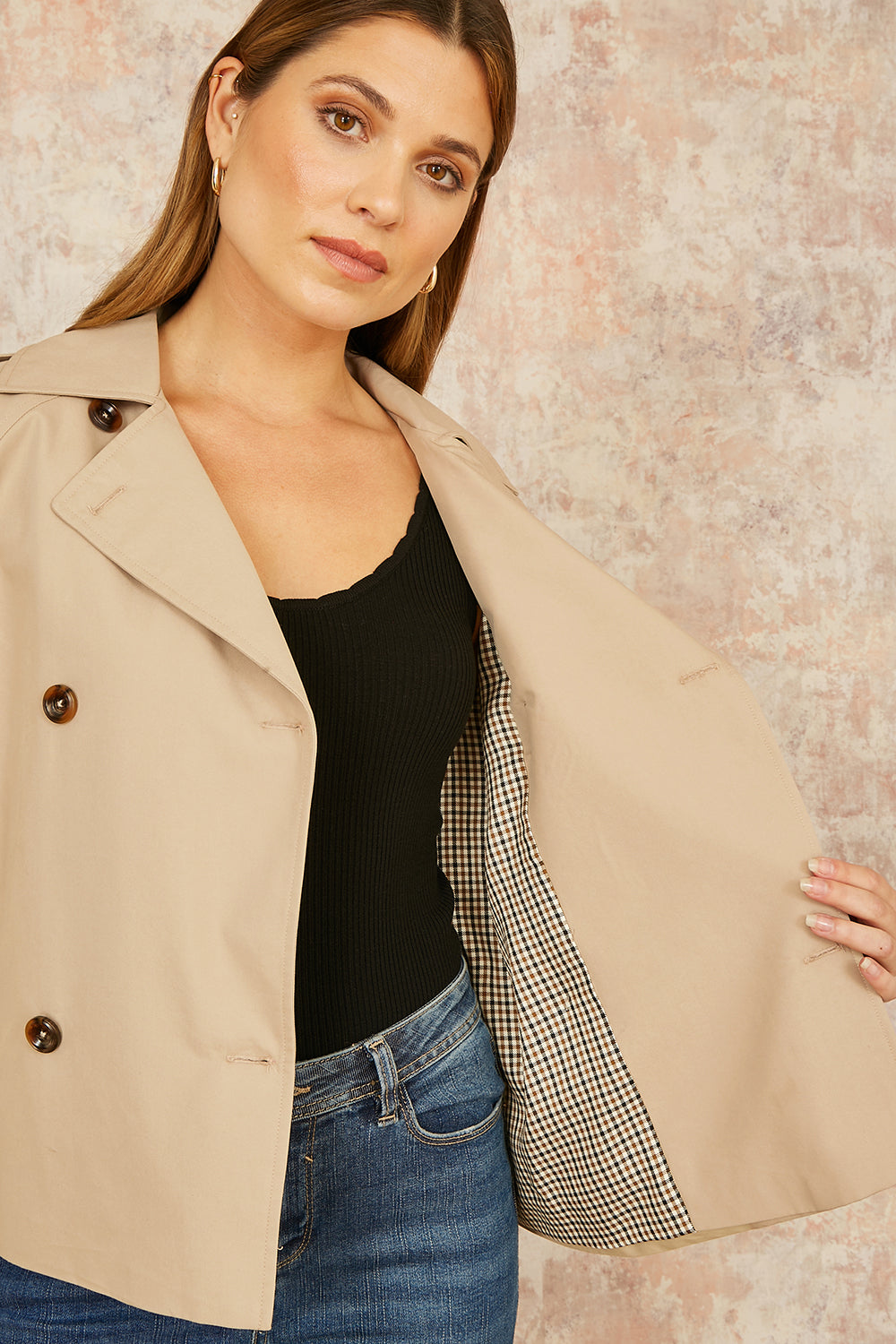 Yumi Beige Cropped Trench Jacket with Pockets and Check Lining