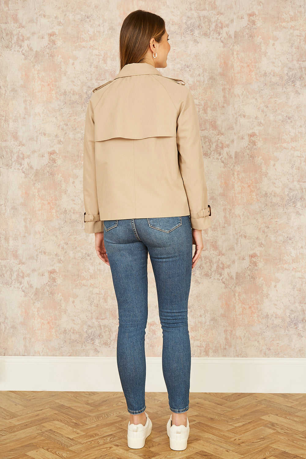 Yumi Beige Cropped Trench Jacket with Pockets and Check Lining