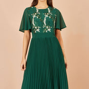 Yumi Green Sequin Embroidered Pleated Midi Dress