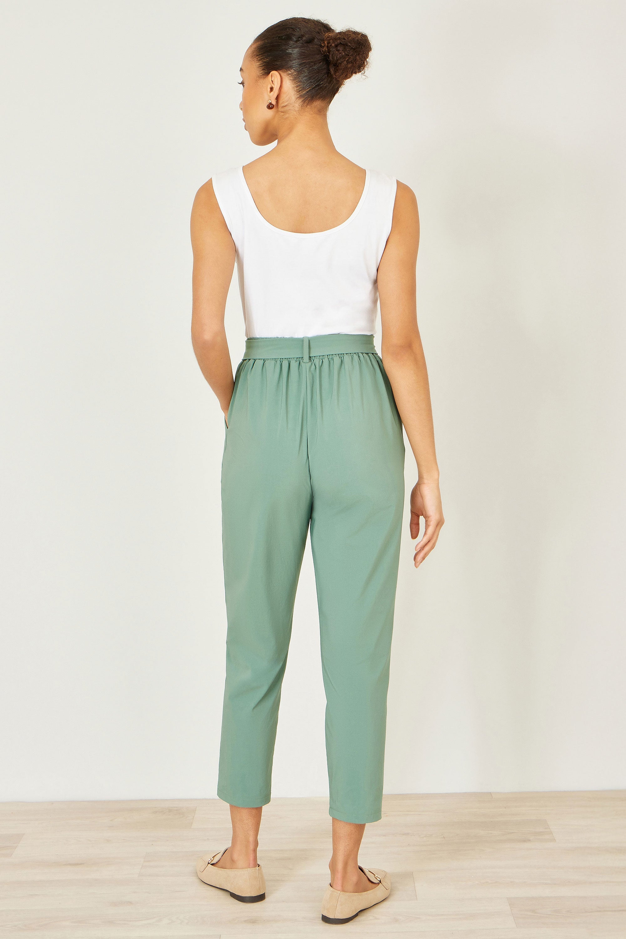 Yumi Green Stretch Capri Pants with Tie Belt