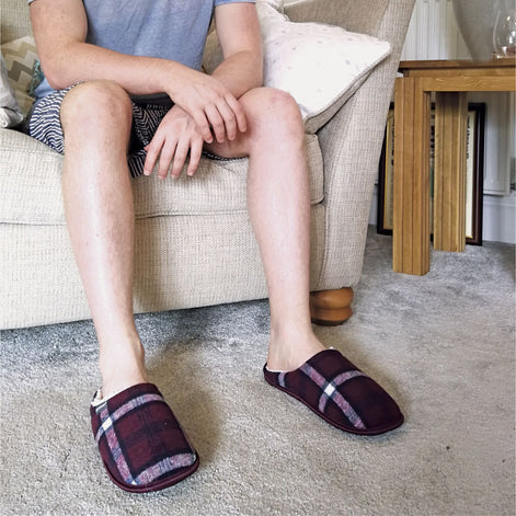 Mens Plush Fleece Lined Slip on Mule Checked Plaid Slippers (6 Sizes)