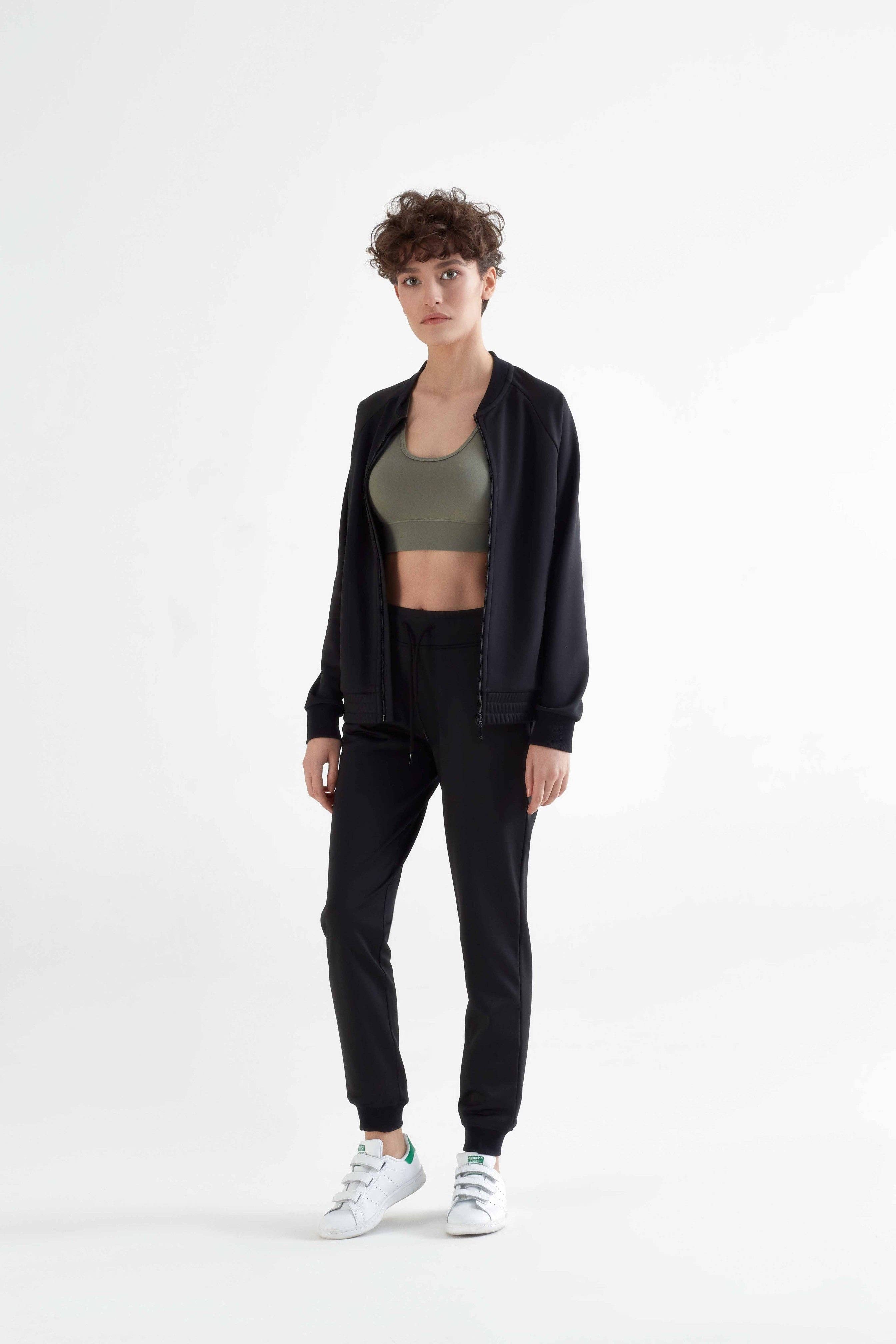 Sports Bra: Women's