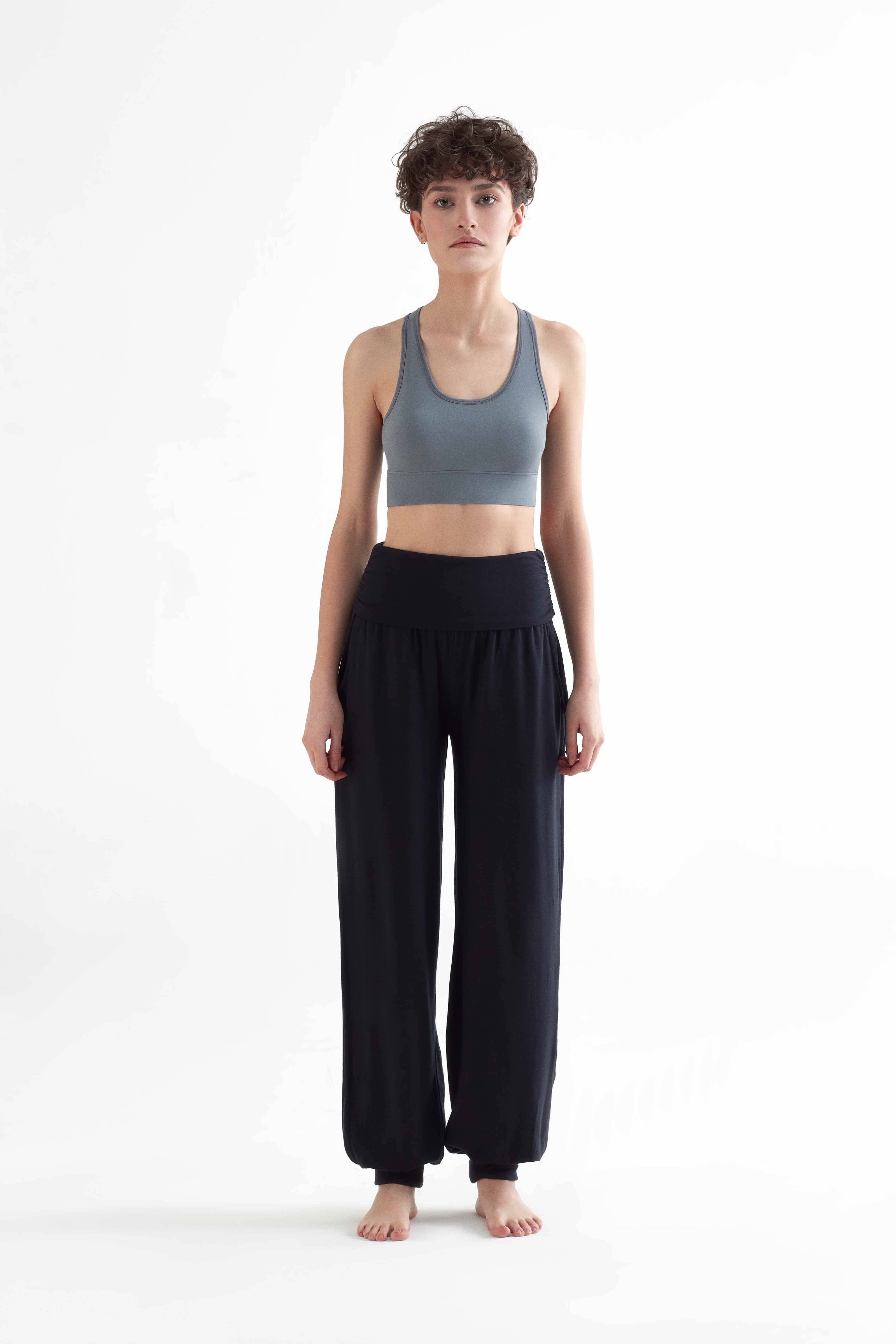 Sports Bra: Women's